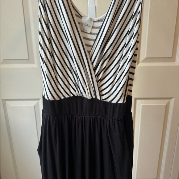 Black & white jumpsuit - it has pockets!! - Picture 2 of 6